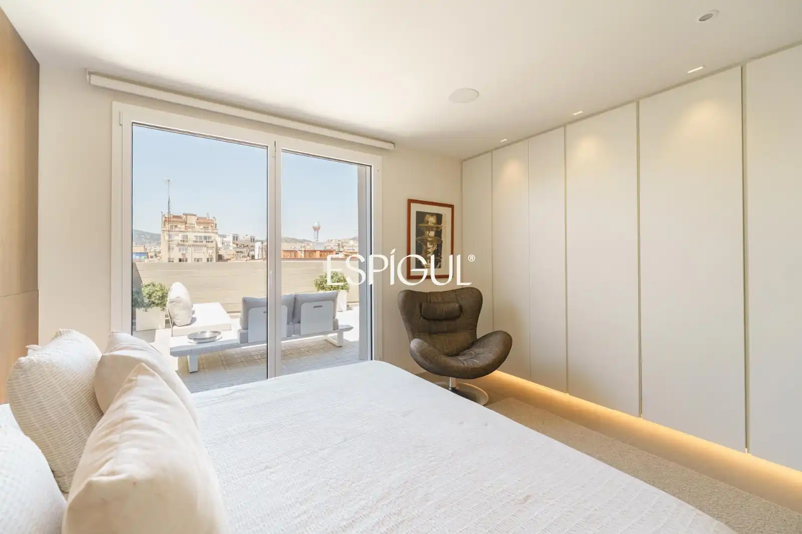 Bedroom of Attic for sale in Barcelona  with Air Conditioner, Heating and Parquet flooring