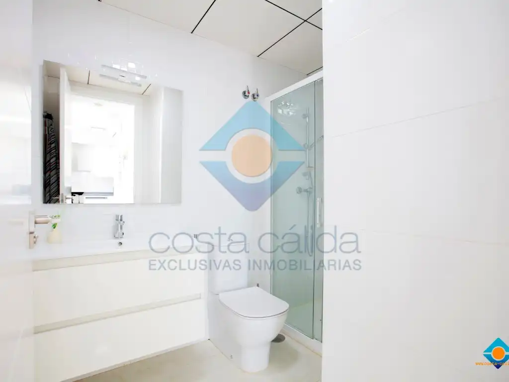 Badezimmer von Erdgeschoss zum Verkauf in Mazarrón mit Klimaanlage, Privatgarten und Terrasse