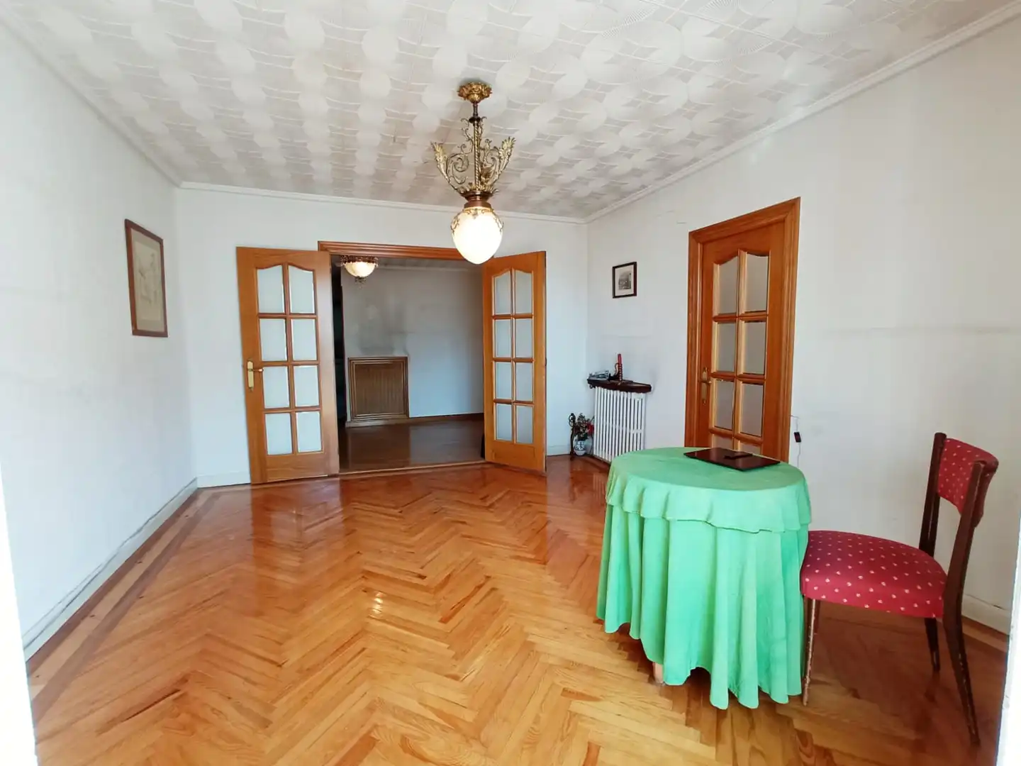 Comedor de Piso en venta en Burgos con Calefacción, Parquet y Balcón