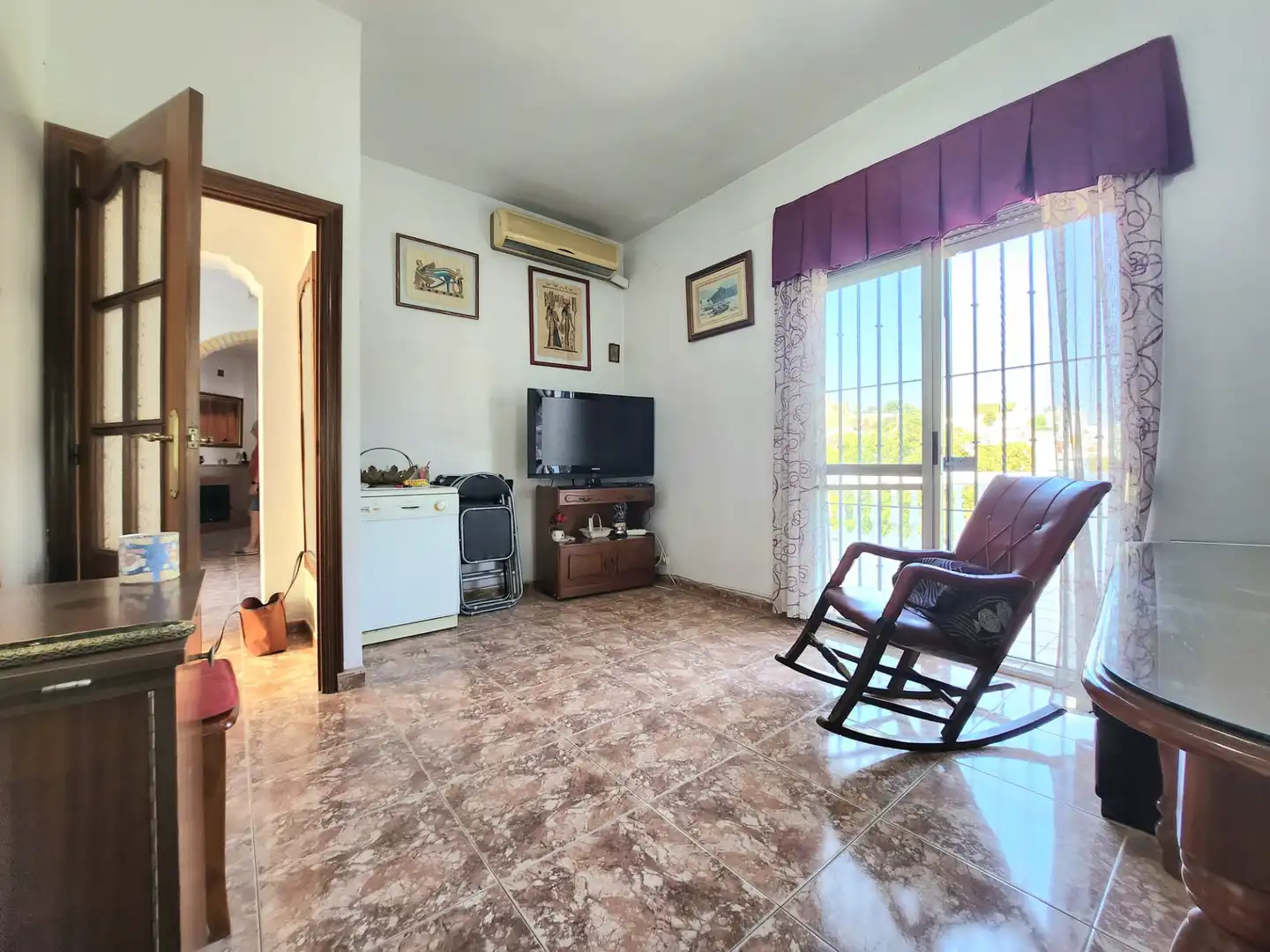 Wohnzimmer von Haus oder Chalet zum Verkauf in Alcalá de Guadaira mit Privatgarten, Terrasse und Abstellraum