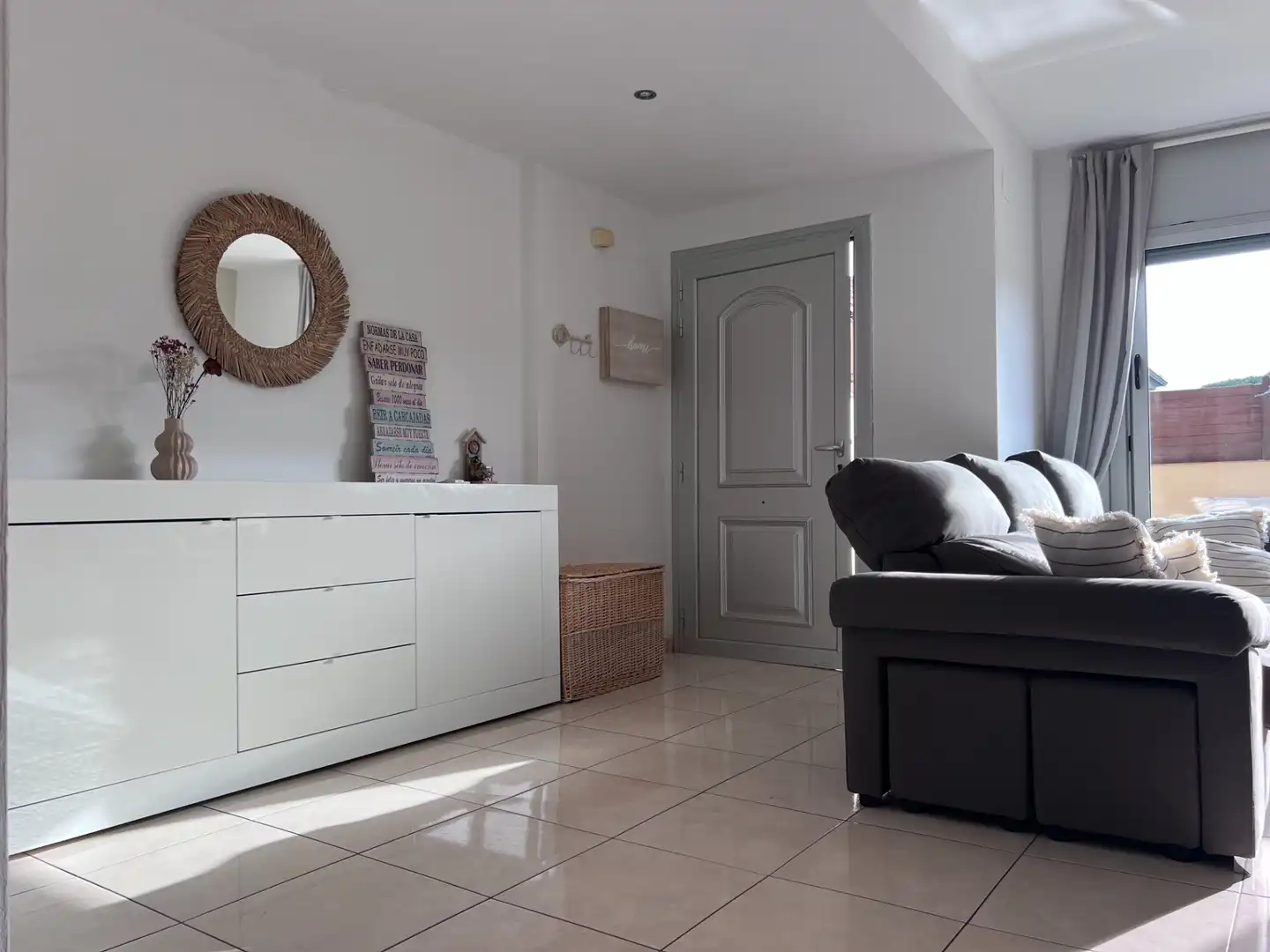 Sala de estar de Casa o chalet en venta en Canet de Mar con Aire acondicionado, Calefacción y Terraza