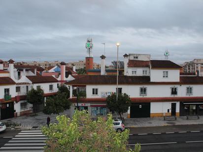 Vista exterior de Casa adosada en venda en  Córdoba Capital amb Aire condicionat, Parquet i Terrassa