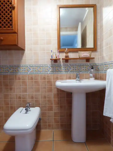 Badezimmer von Wohnung zur Miete in Torrox mit Terrasse, Abstellraum und Möbliert