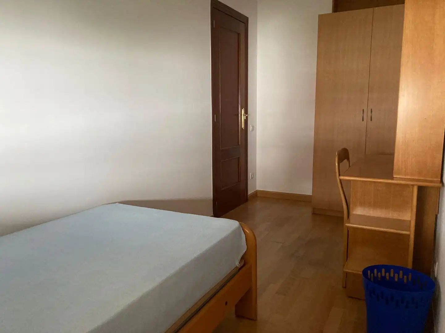 Habitación de Piso de alquiler en Mollet del Vallès con Calefacción, Parquet y Amueblado