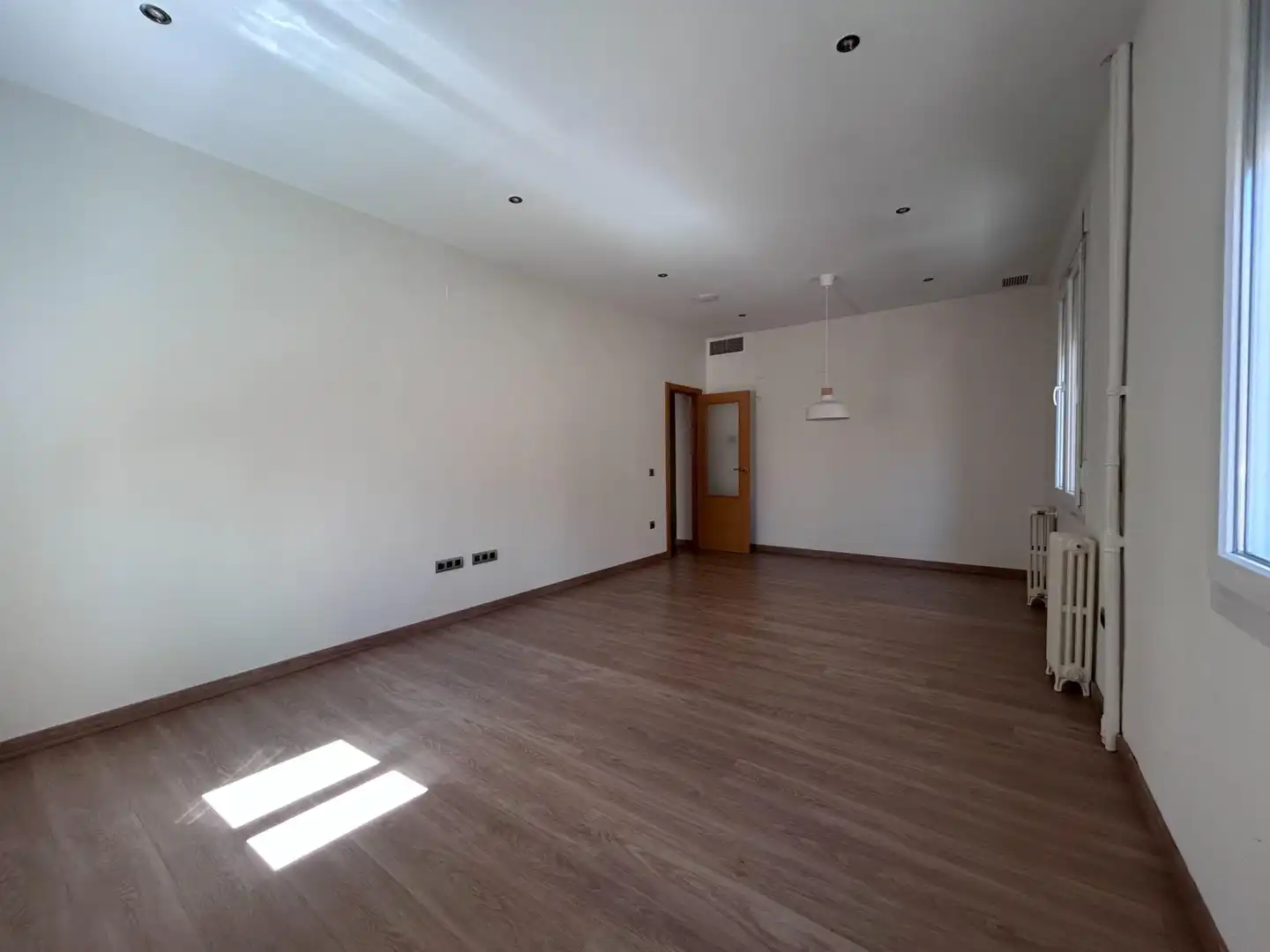 Flat for rent in Madrid  with Air Conditioner and Heating