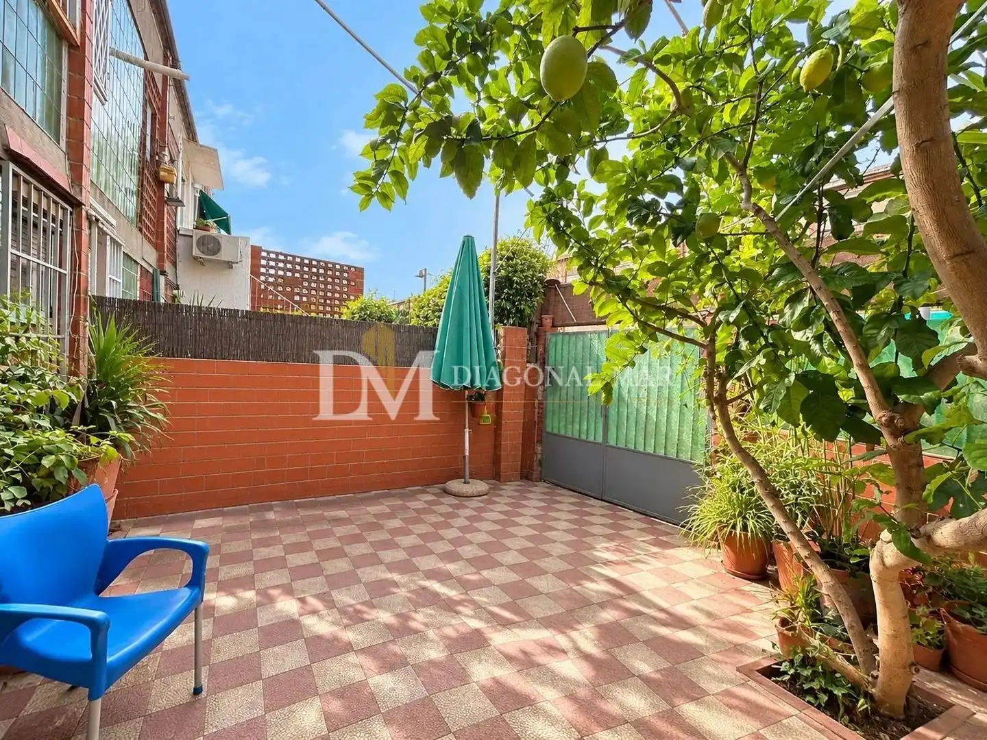 Jardí de Casa o xalet en venda en Sant Martí