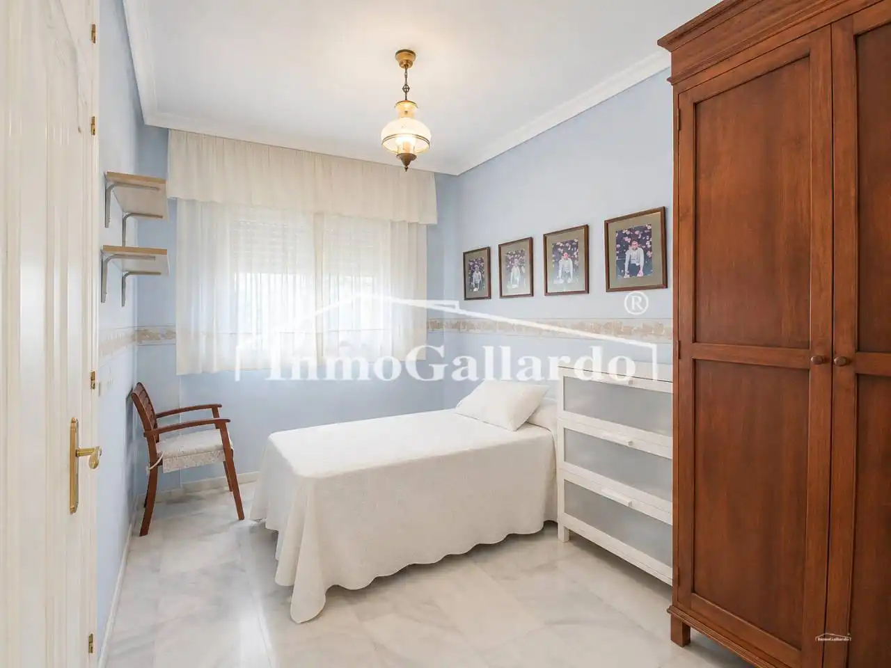 Habitación de Casa adosada en venta en Málaga con Aire acondicionado, Terraza y Piscina comunitaria