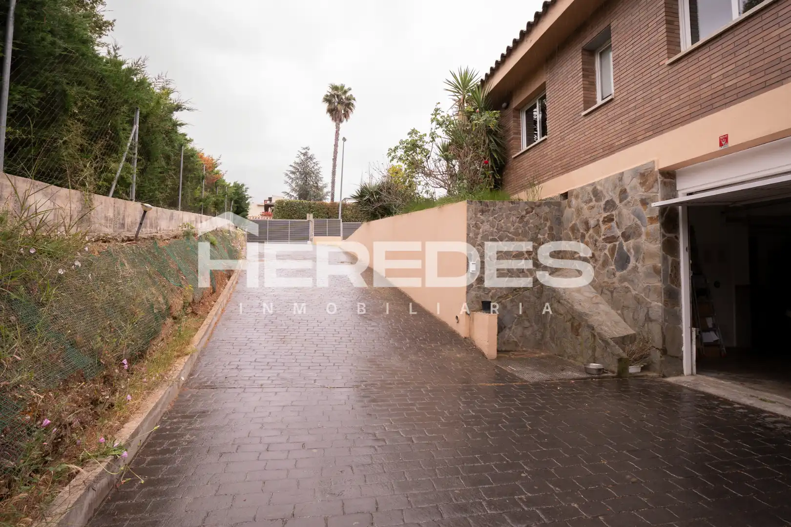 Vista exterior de Casa o chalet en venta en Sabadell con Aire acondicionado, Calefacción y Jardín privado