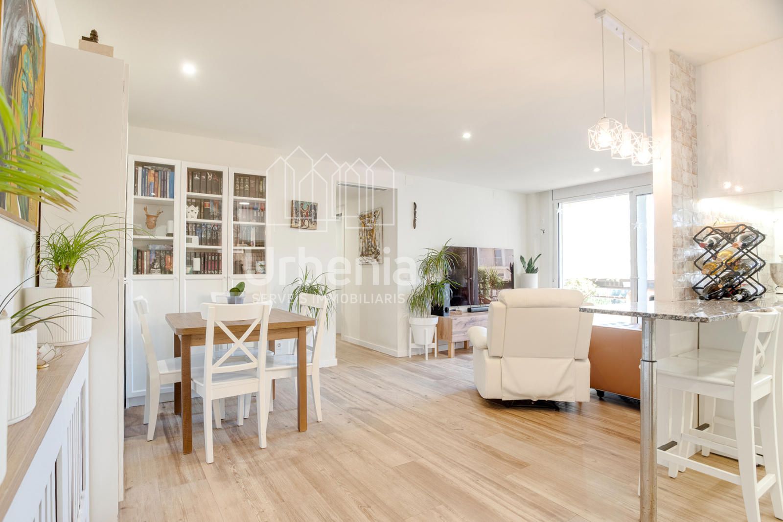 Living room of Flat for sale in Calella  with Air Conditioner, Terrace and Storage room