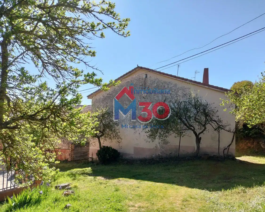 Außenansicht von Haus oder Chalet zum Verkauf in Quintanaélez mit Heizung