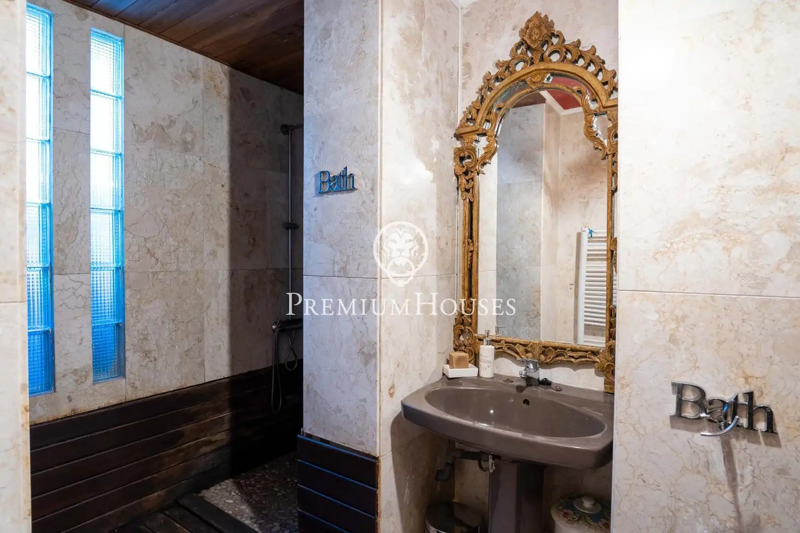 Bathroom of Houses for sale in Salou  with Air Conditioner, Heating and Private garden