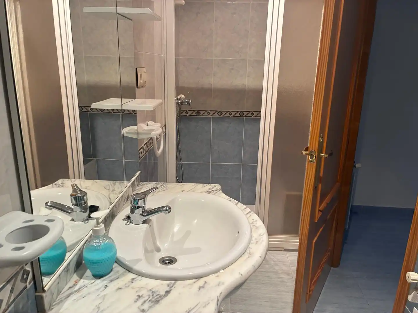 Bathroom of Houses for sale in Piornal  with Furnished