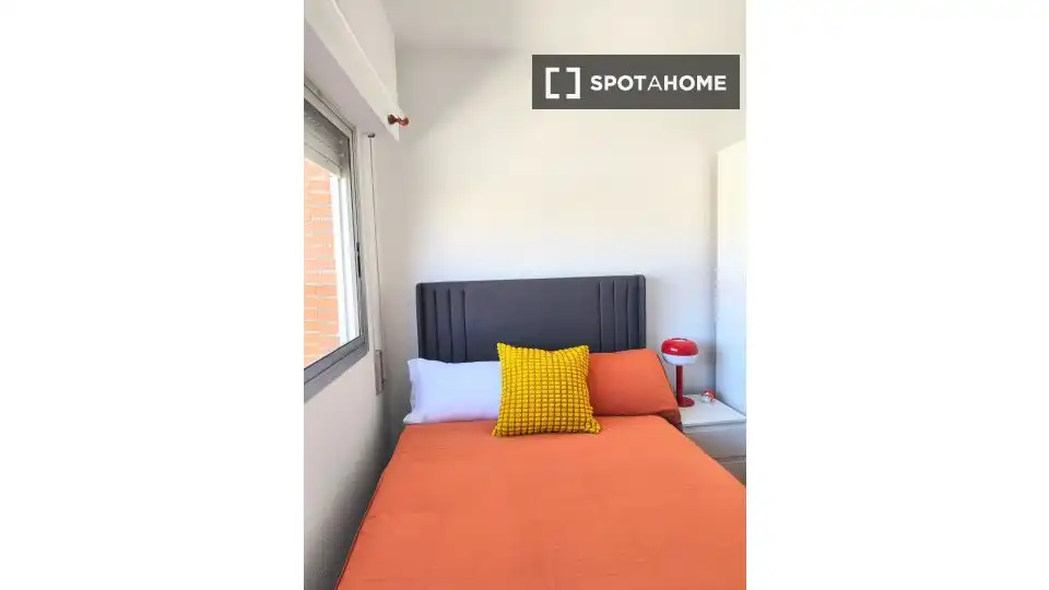 Schlafzimmer von Wohnung zur untervermieten in Madrid mit Klimaanlage, Heizung und Terrasse