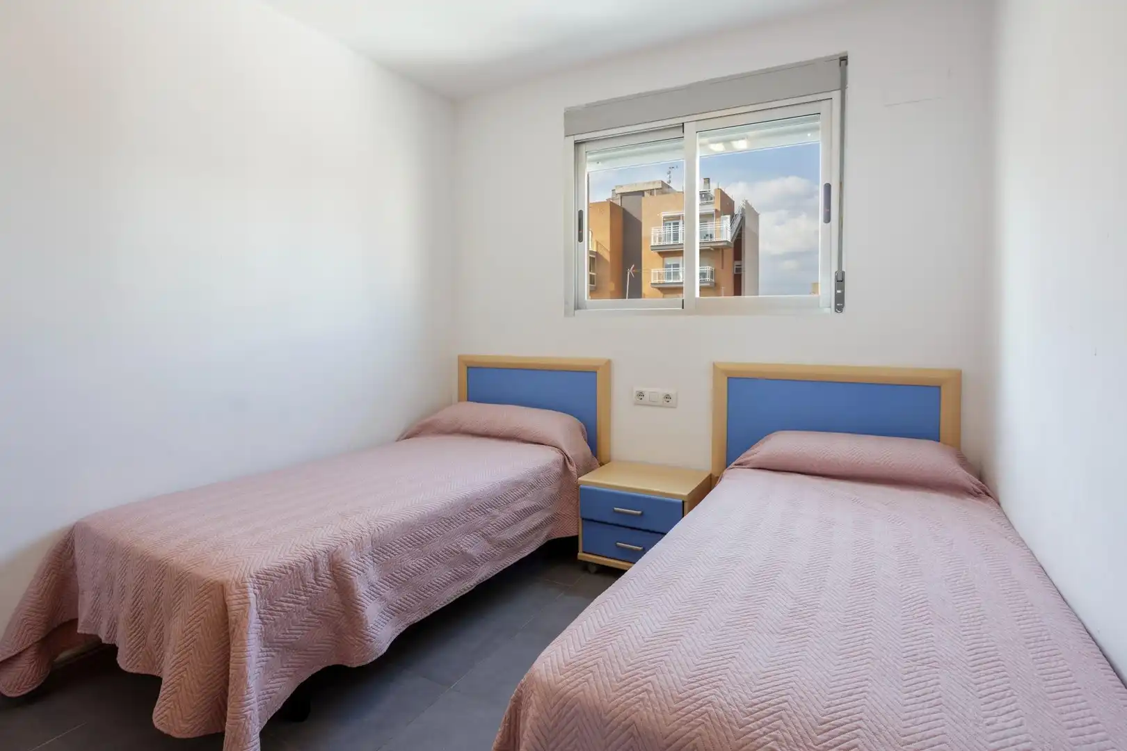 Habitación de Ático en venta en Piles con Aire acondicionado, Calefacción y Jardín privado