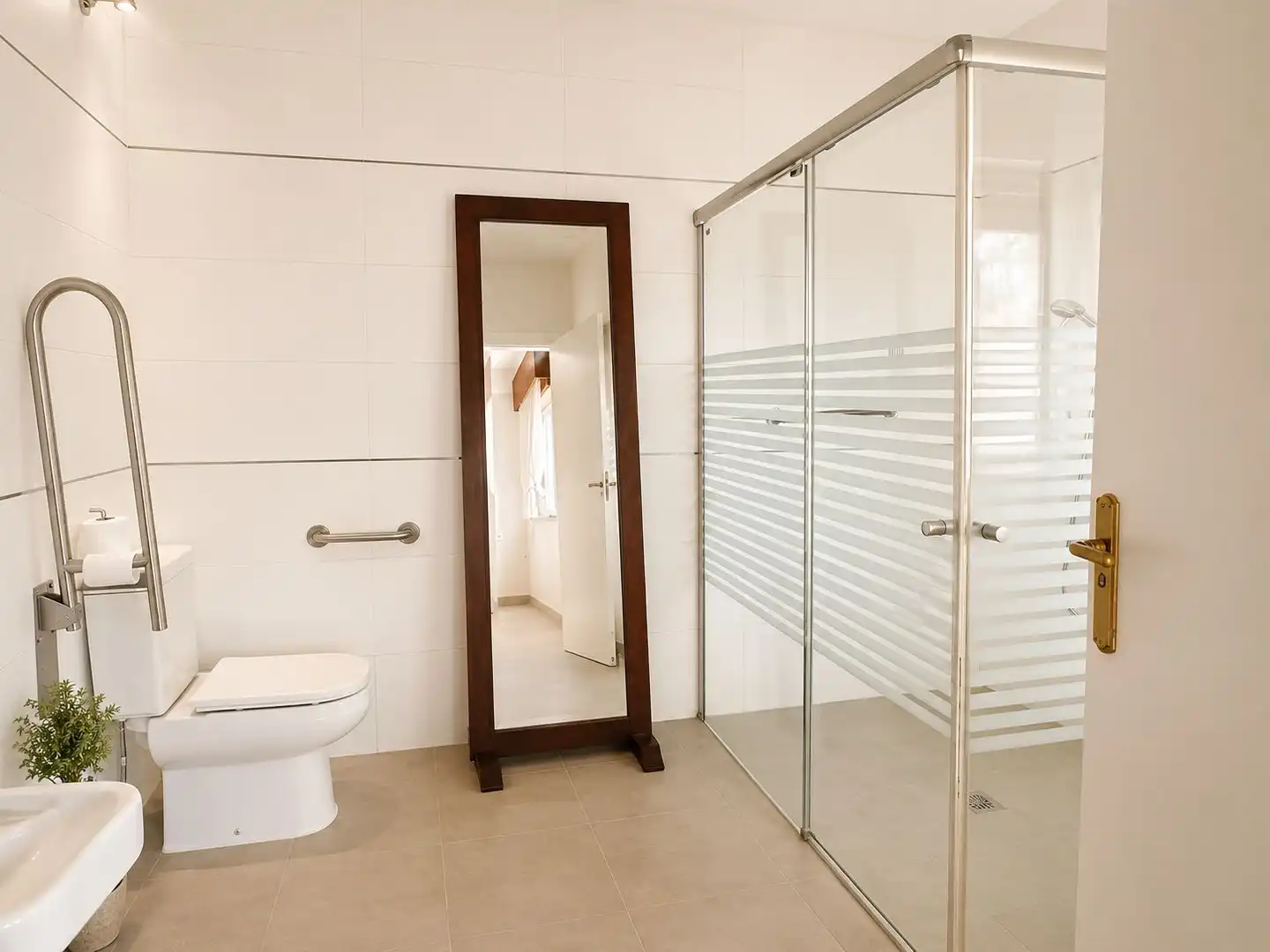Bany de Casa o xalet en venda en Málaga amb Terrassa, Traster i Piscina
