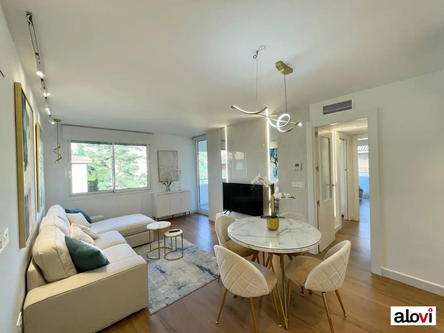 Flat with terrace to rent in Calle COMPOSITOR RUIZ AZNAR