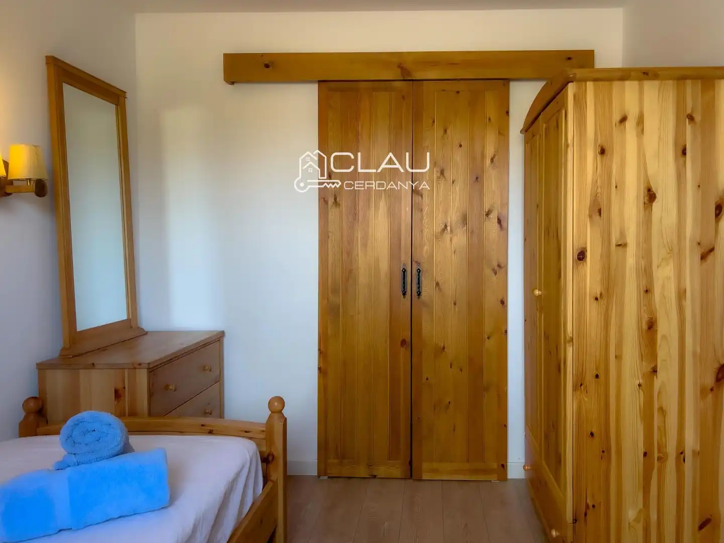 Bedroom of Detached homes for rent in Osséja  with Heating, Private garden and Parquet flooring