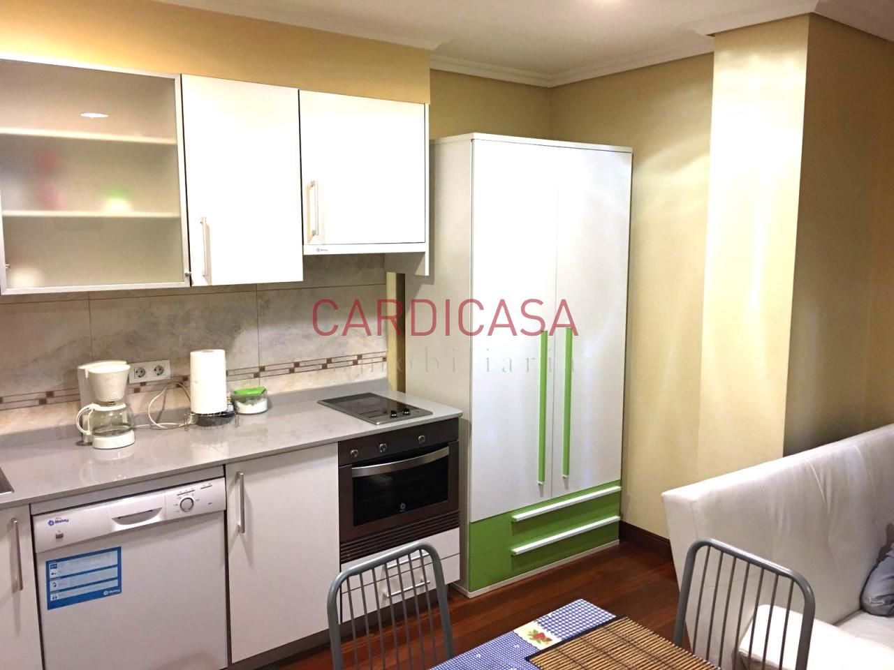 Cocina de Estudio en venta en Vigo  con Calefacción, Terraza y Amueblado