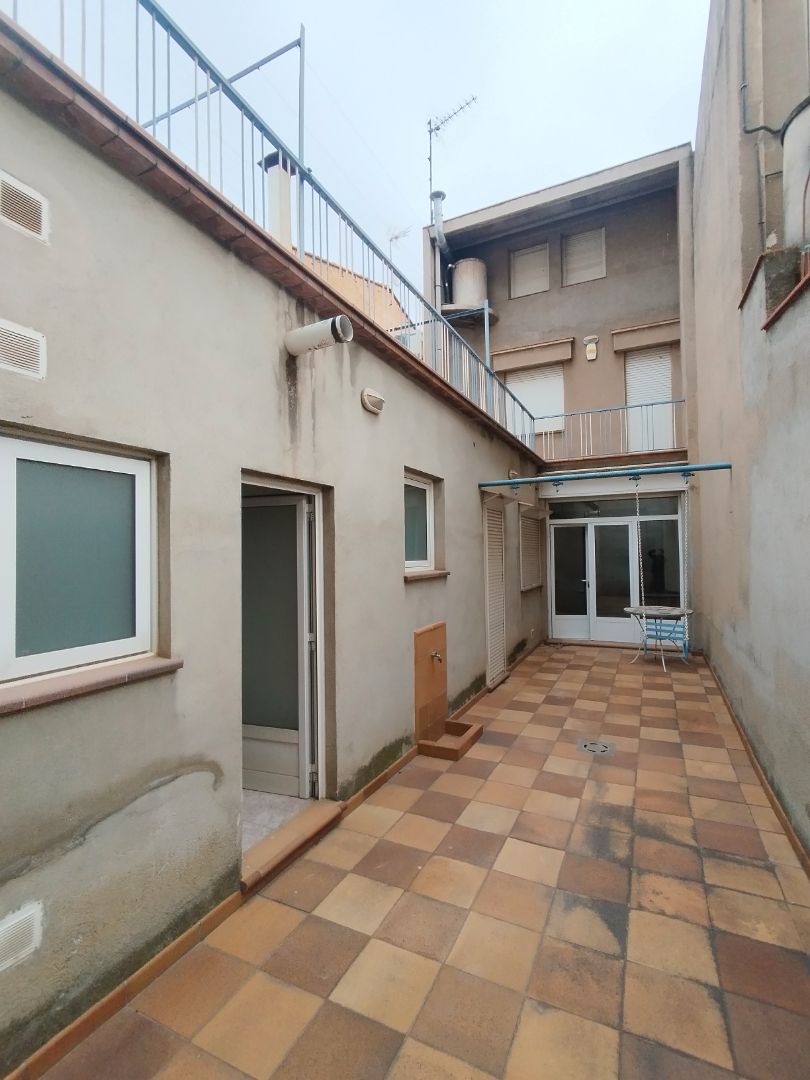 Exterior view of House or chalet to rent in Sabadell  with Heating, Terrace and Storage room
