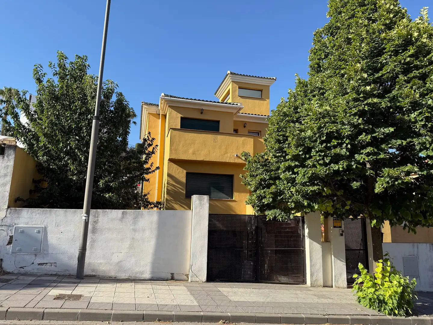 Vista exterior de Casa o chalet en venta en La Zubia con Jardín privado, Trastero y Balcón