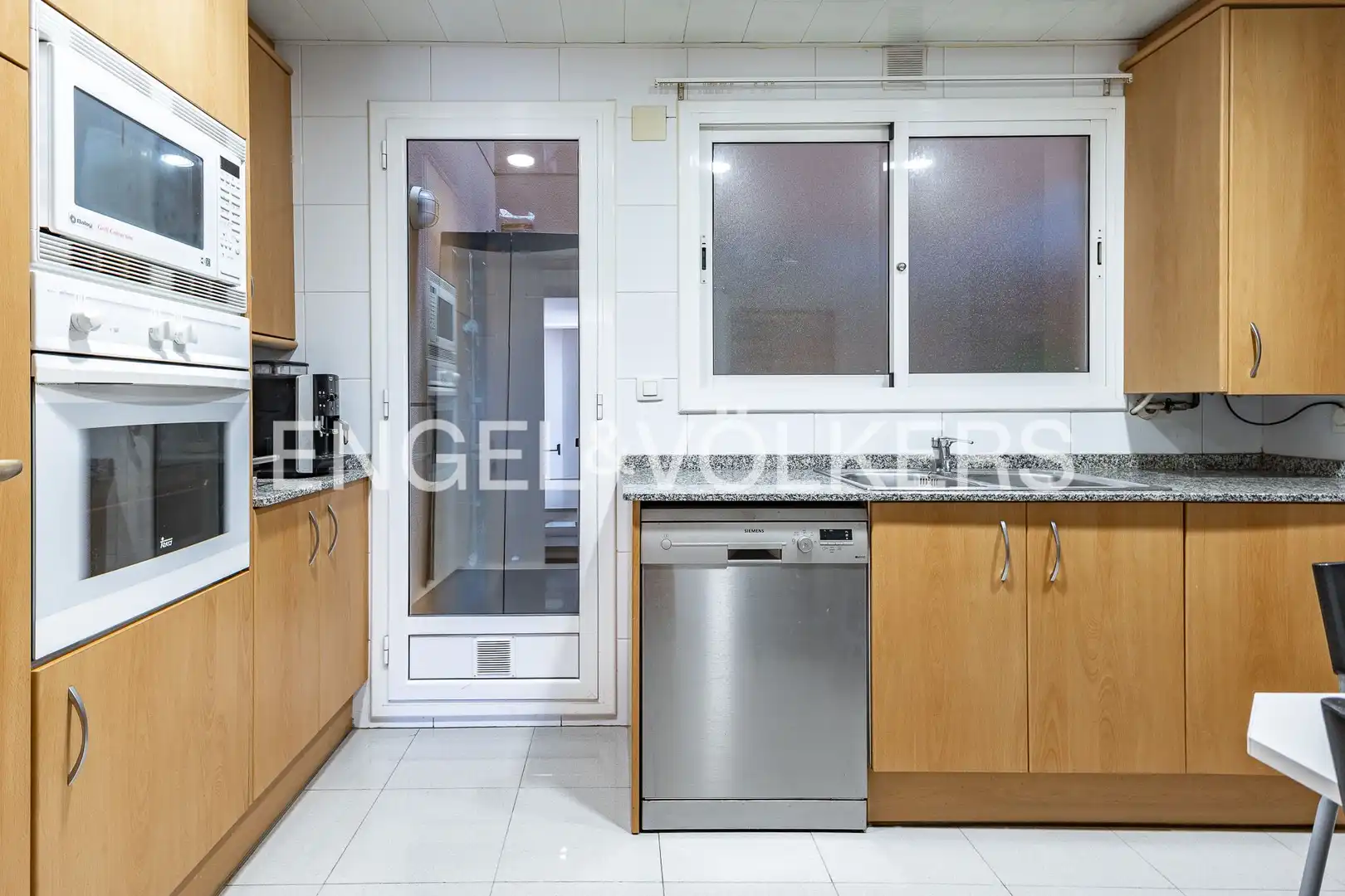 Kitchen of Apartments for sale in El Masnou  with Air Conditioner, Heating and Parquet flooring