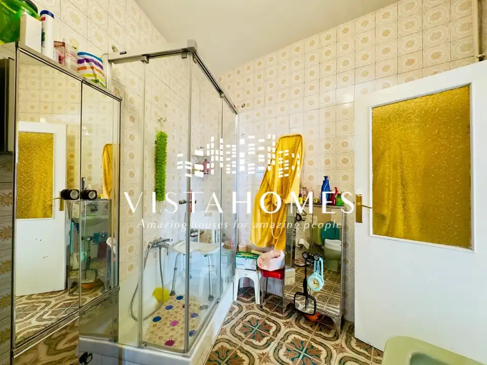 Badezimmer von Wohnung zum Verkauf in Madrid mit Klimaanlage, Heizung und Balkon