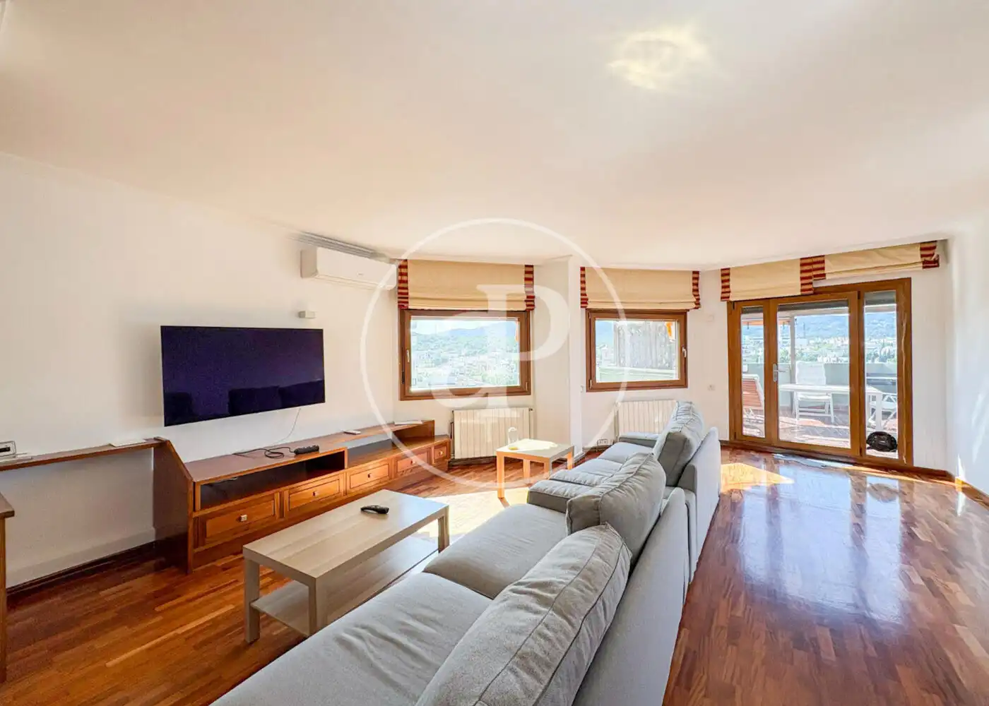 Sala d'estar de Àtic de lloguer en  Palma de Mallorca amb Aire condicionat, Calefacció i Terrassa