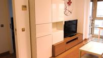 Living room of Flat to rent in  Madrid Capital  with Air Conditioner, Heating and Parquet flooring
