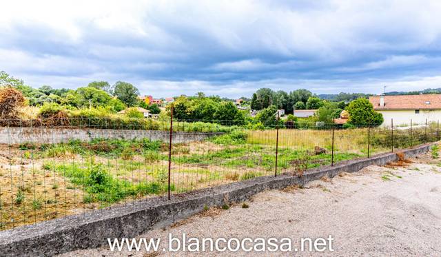 Terreno residencial en Venta en Oleiros pueblo