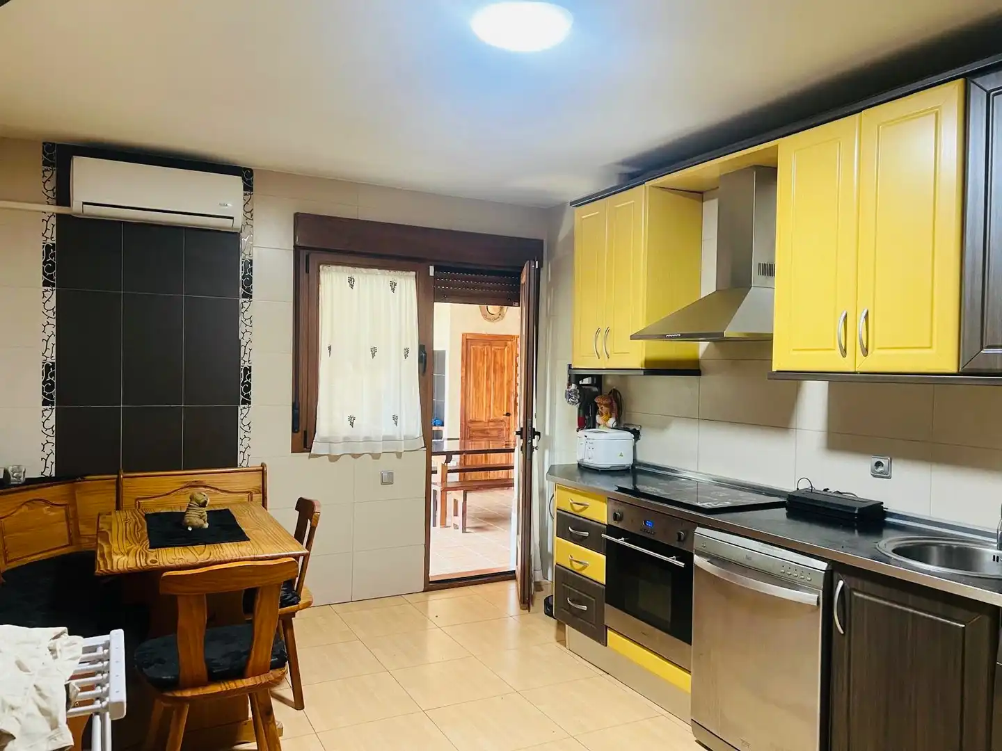 Cocina de Casa o chalet en venta en Valdestillas con Calefacción, Jardín privado y Parquet