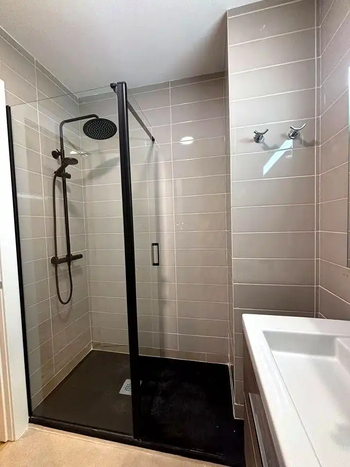 Badezimmer von Wohnung zur Miete in Madrid mit Heizung, Terrasse und Haustiere erlaubt