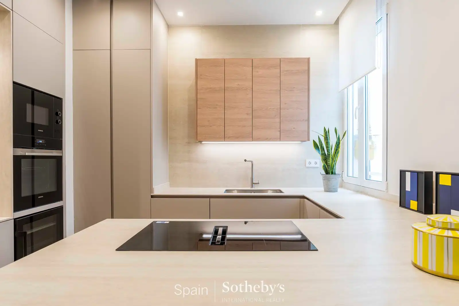 Kitchen of Apartments for sale in Madrid  with Air Conditioner and Heating