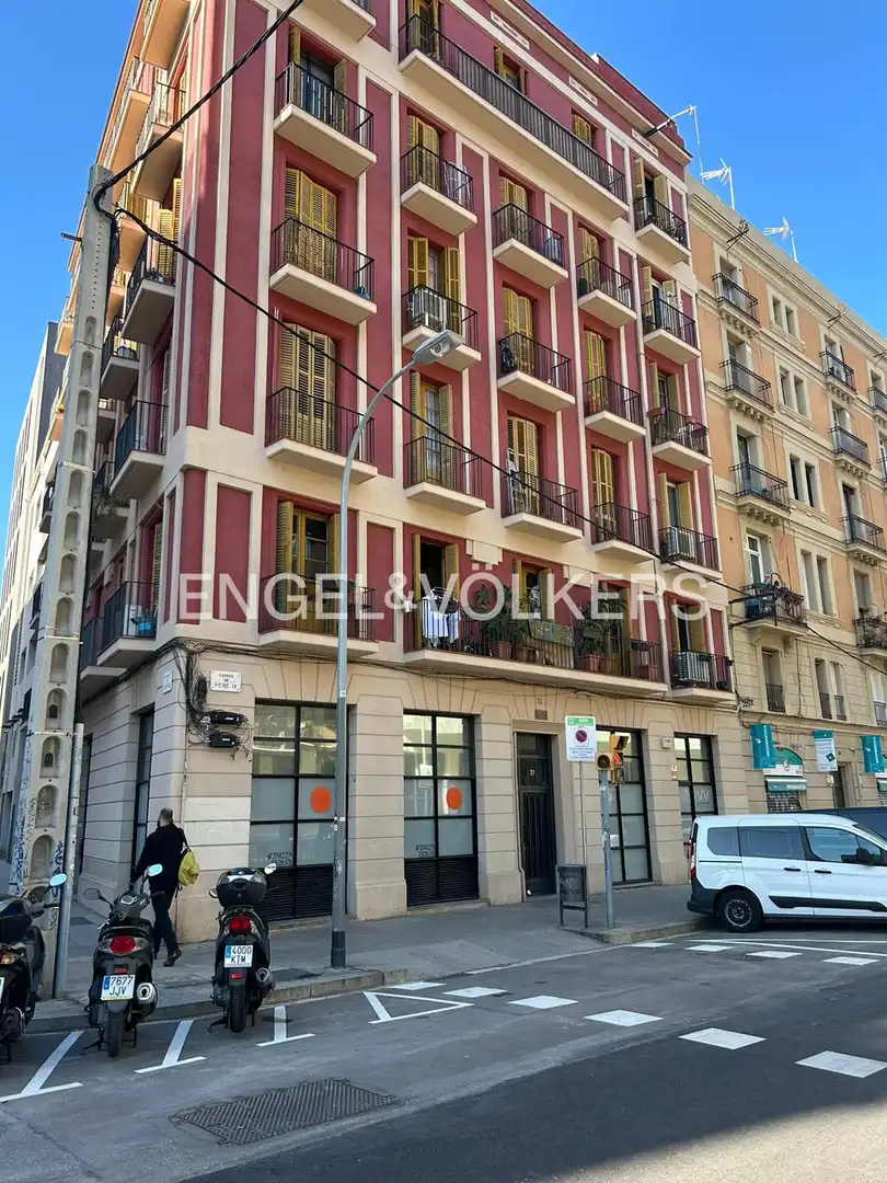 Exterior view of Flat for sale in Barcelona  with Air Conditioner, Heating and Balcony