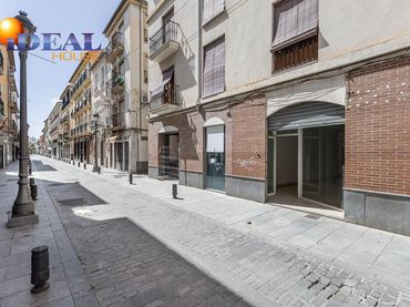 Locale commerciale in vendita a Calle Real 7