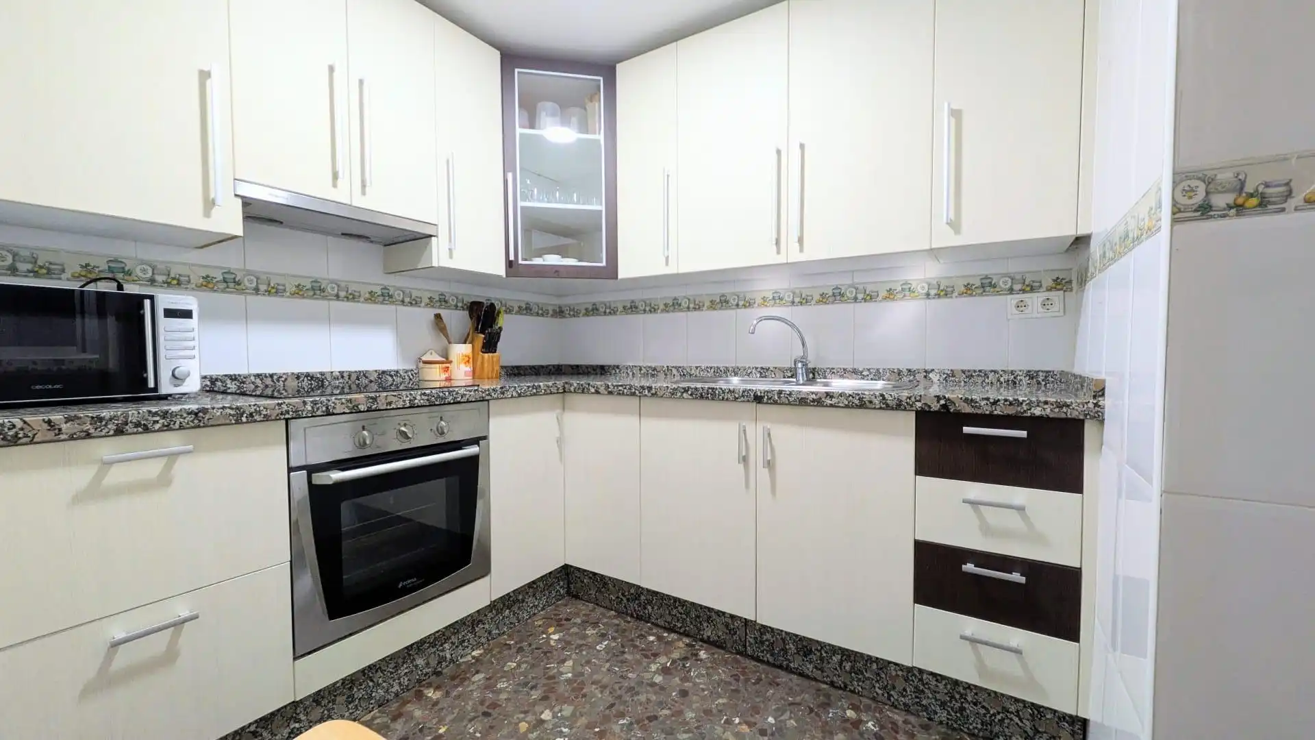 Cocina de Apartamento de alquiler en Fuengirola con Aire acondicionado, Calefacción y Terraza