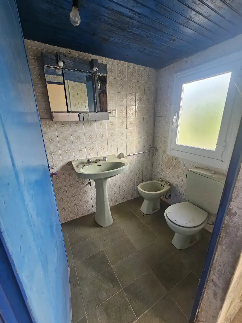 Badezimmer von Haus oder Chalet zum Verkauf in Toén mit Privatgarten, Terrasse und Balkon