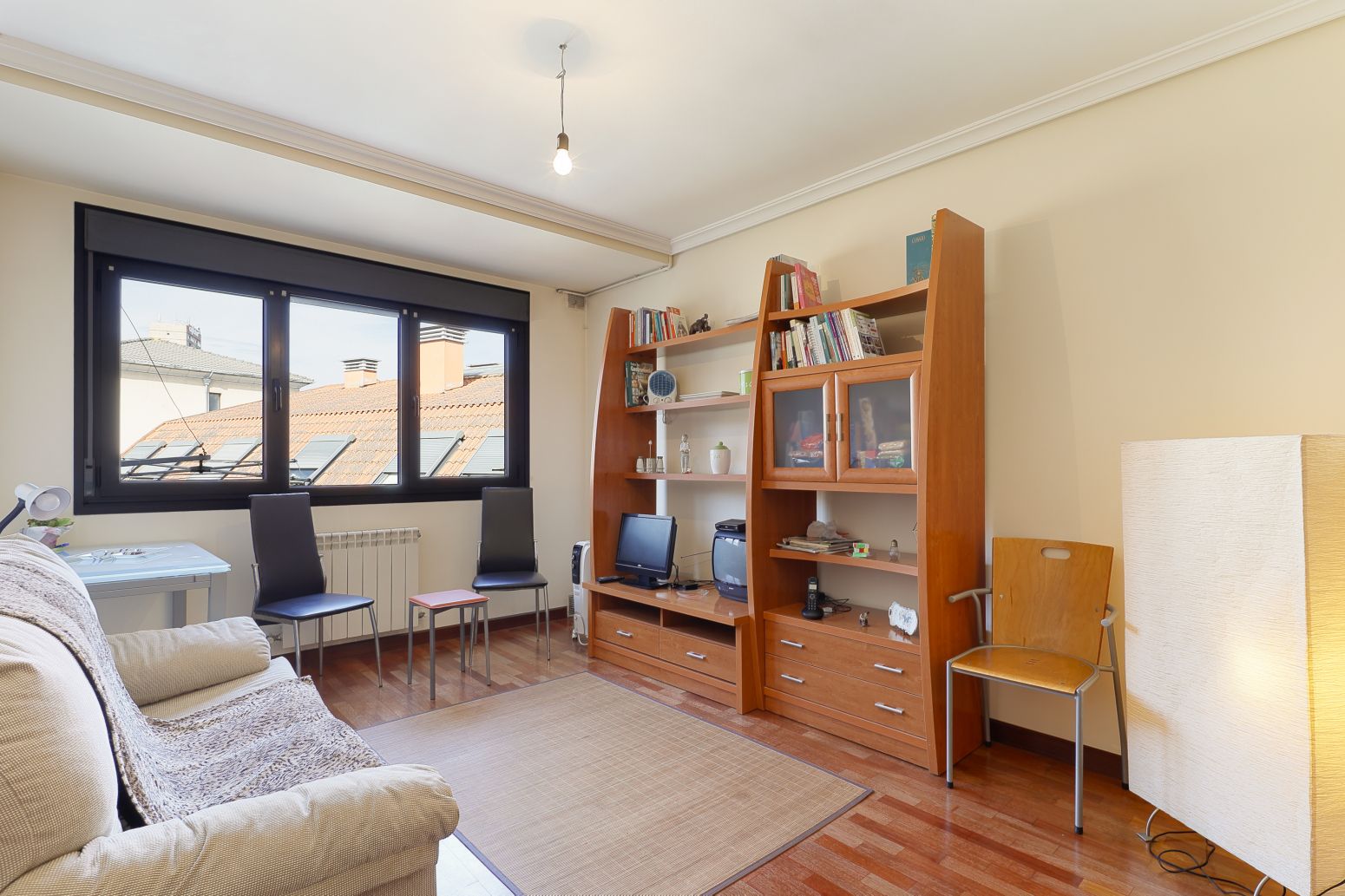 Living room of Flat for sale in Oviedo   with Heating, Parquet flooring and Storage room