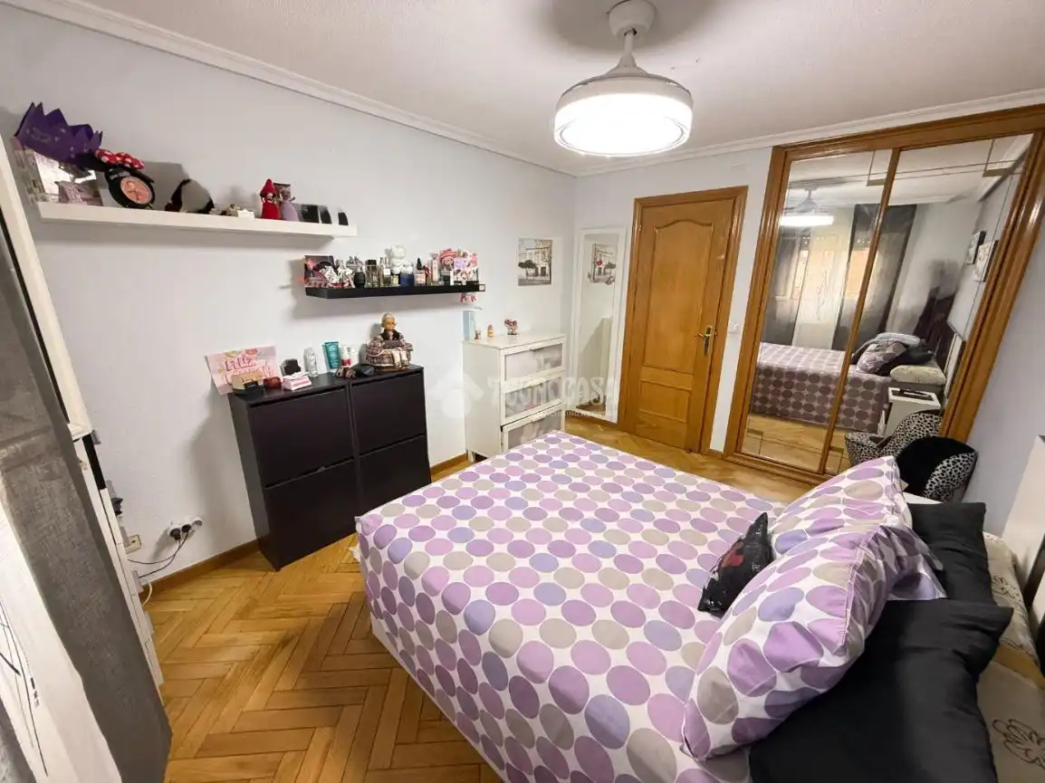 Habitación de Piso en venta en Madrid con Calefacción y Amueblado