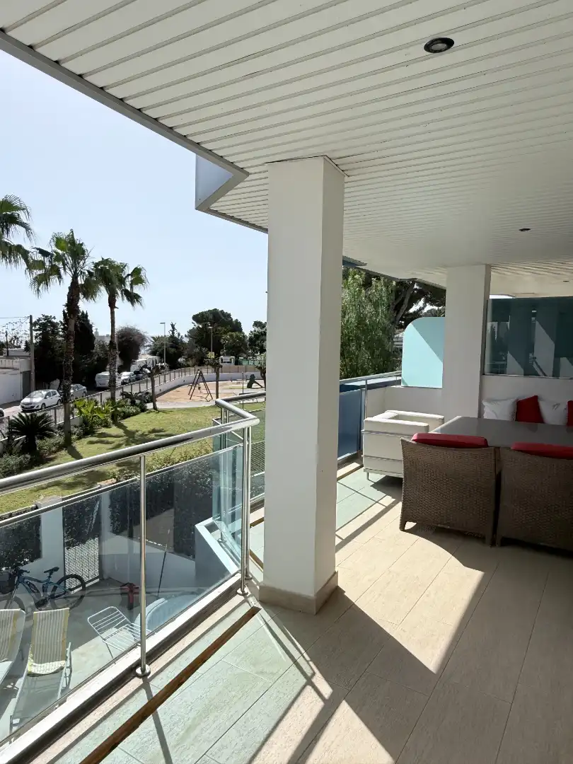 Terrasse von Wohnung zum Verkauf in Santa Eulària des Riu mit Klimaanlage, Heizung und Terrasse