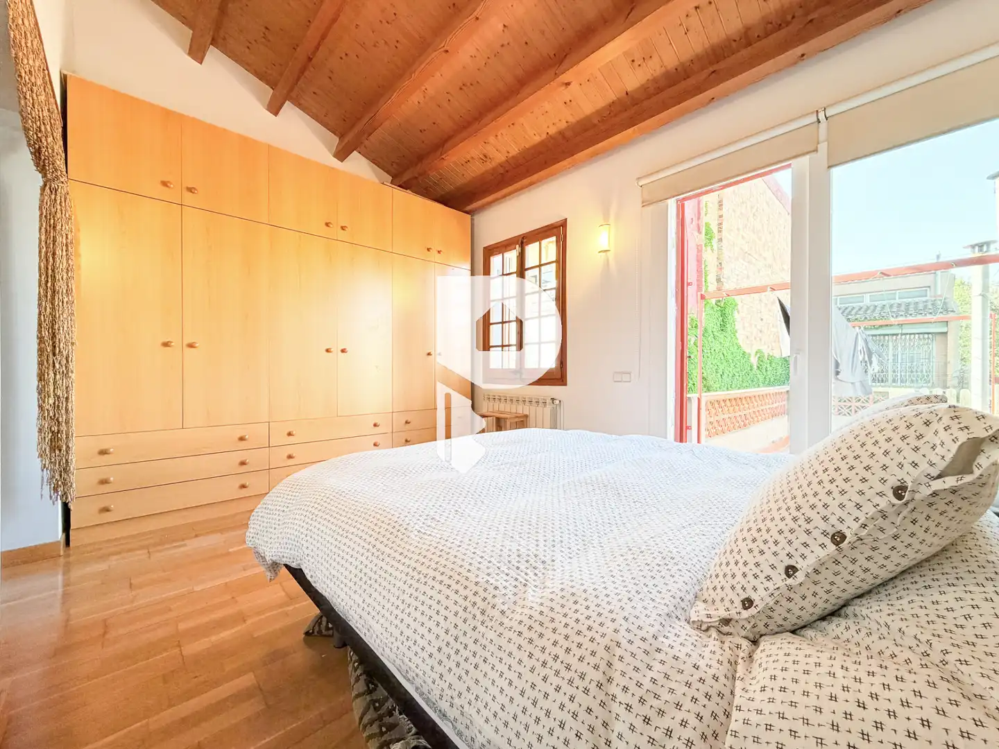 Habitación de Casa adosada en venta en Sant Vicenç Dels Horts con Aire acondicionado, Calefacción y Jardín privado