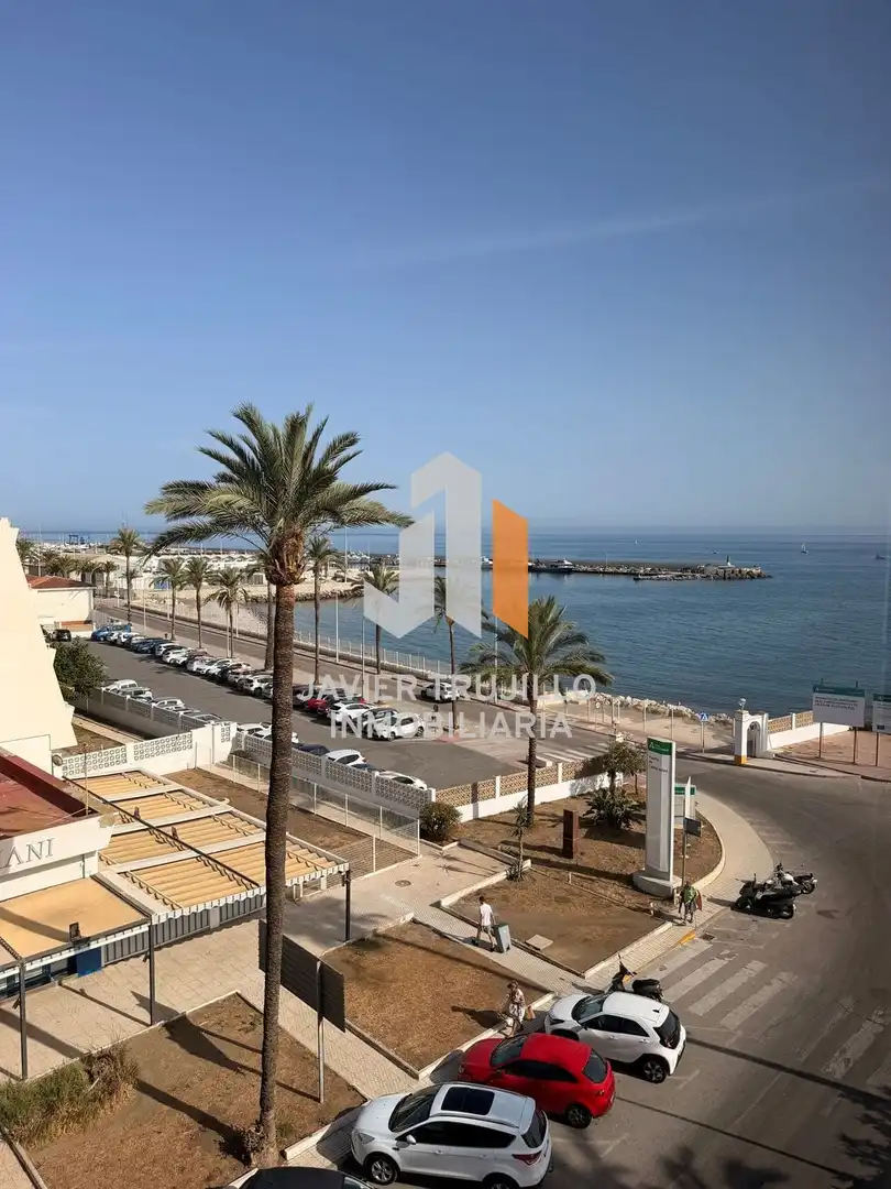 Apartamento en alquiler en Caleta de Vélez, imagen 2