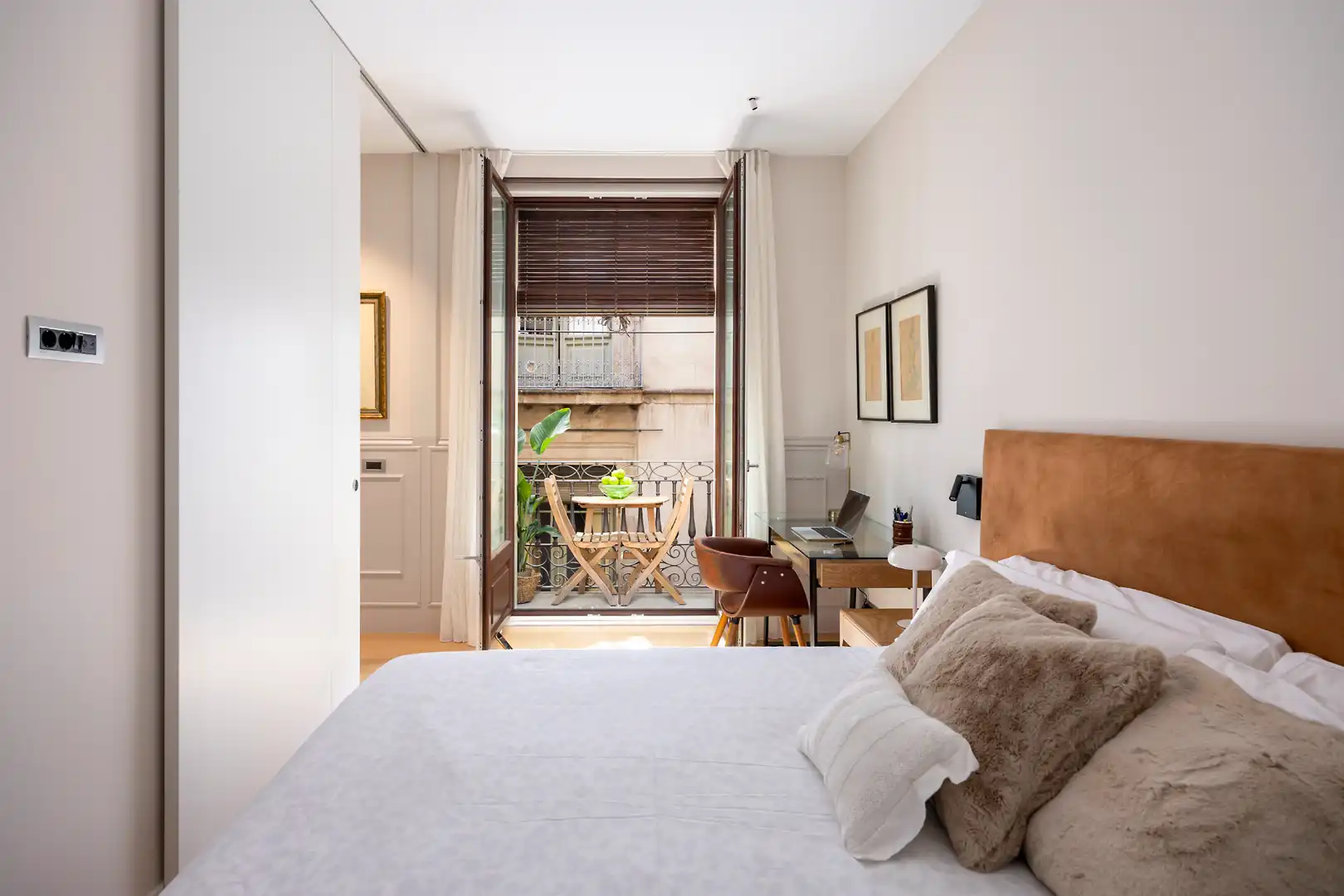 Dormitori de Apartament de lloguer en Barcelona amb Aire condicionat, Calefacció i Parquet