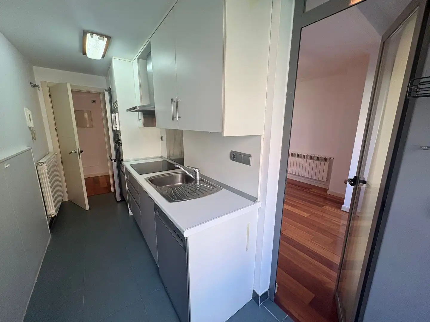 Cocina de Piso de alquiler en Madrid con Aire acondicionado, Calefacción y Jardín privado