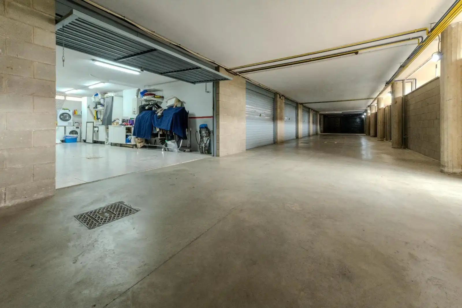 Aparcament de Casa o xalet en venda en Castellar del Vallès amb Aire condicionat, Calefacció i Jardí privat