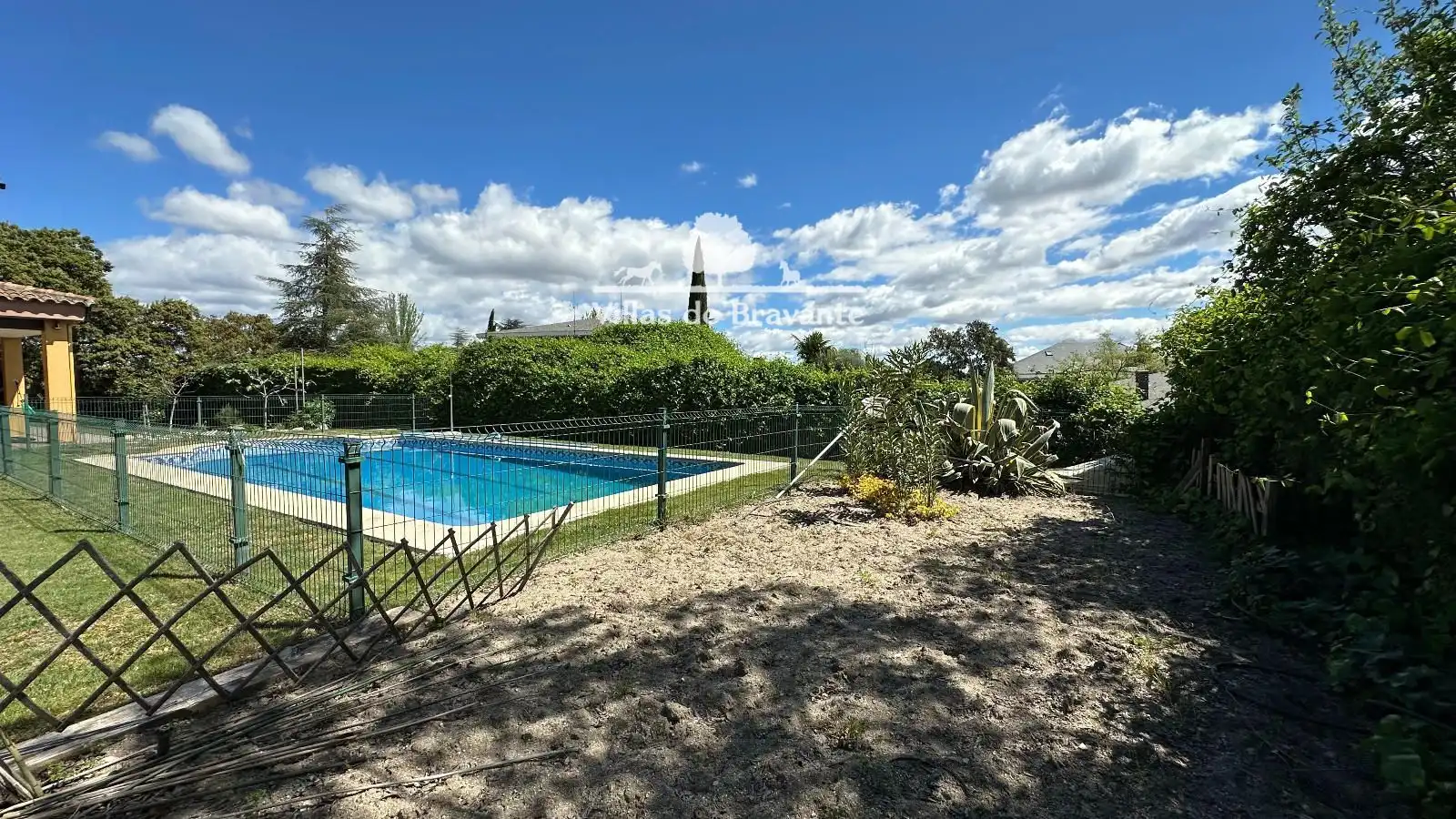 Garden of Houses for sale in Villanueva de la Cañada  with Air Conditioner, Heating and Parquet flooring