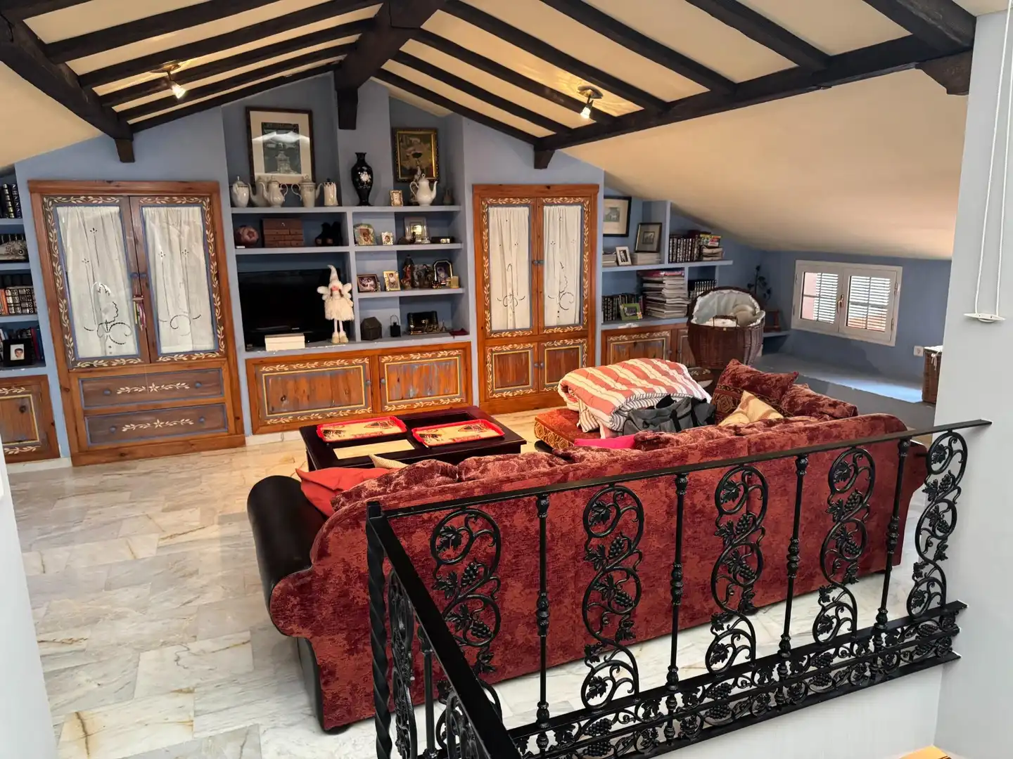 Sala d'estar de Casa adosada en venda en Morón de la Frontera amb Aire condicionat, Jardí privat i Moblat