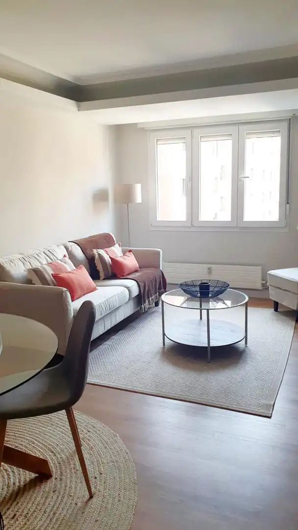 Sala de estar de Apartamento de alquiler en Oviedo  con Calefacción y Amueblado