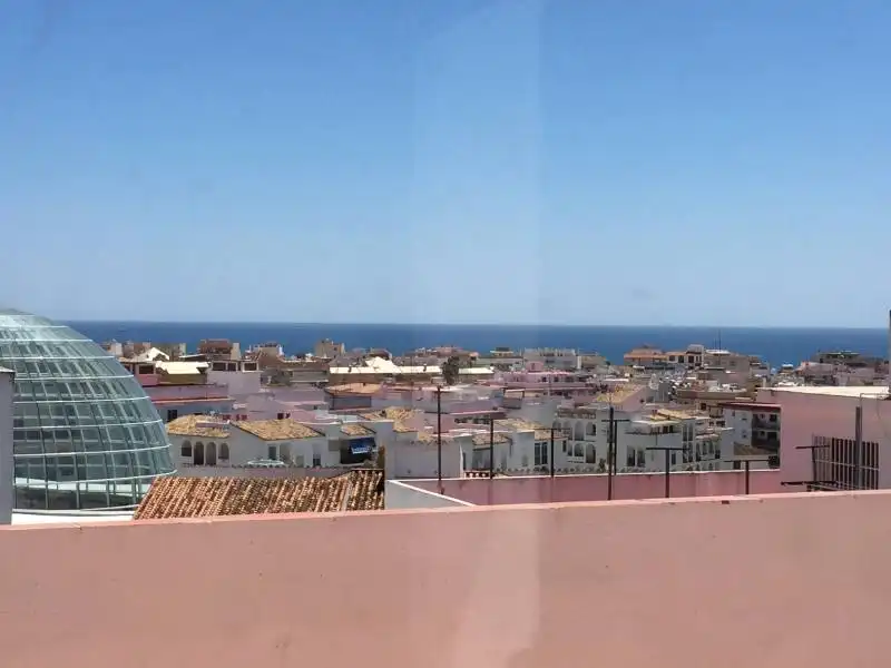 Vista exterior de Ático en venta en Estepona con Aire acondicionado, Calefacción y Terraza