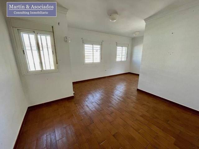 Piso en Venta en  PLUTON, 34 en Avenida de Rota