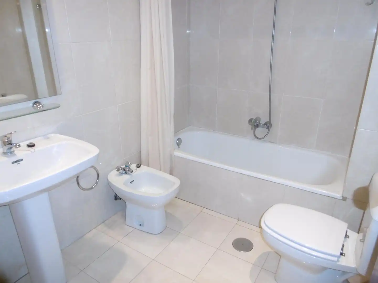 Baño de Piso de alquiler en Valladolid con Calefacción